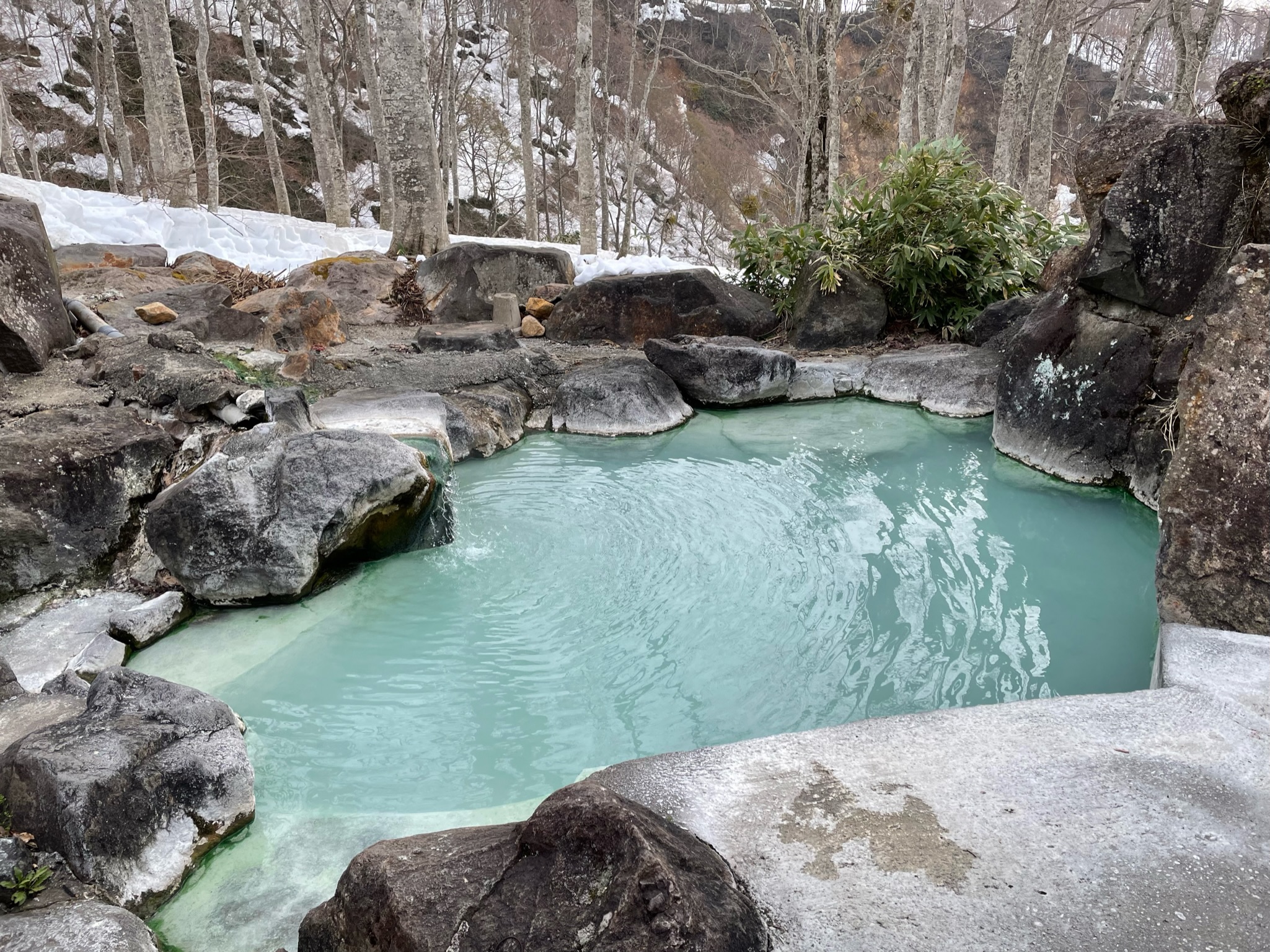 燕温泉_黄金の湯の湯